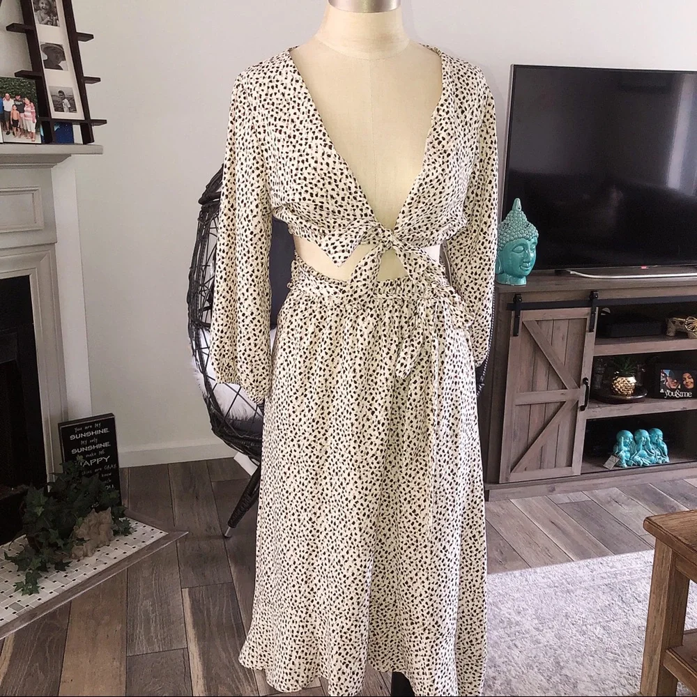 Two piece Set - Picture 2 of 4